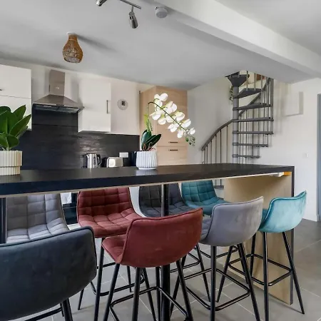 Lejlighed Duplex Proche De Paris Avec Grande Cuisine