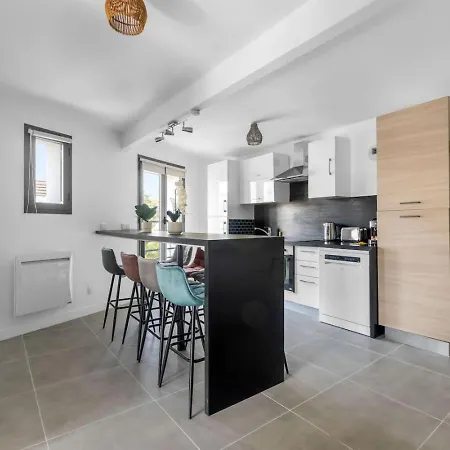 Duplex Proche De Paris Avec Grande Cuisine アパート *